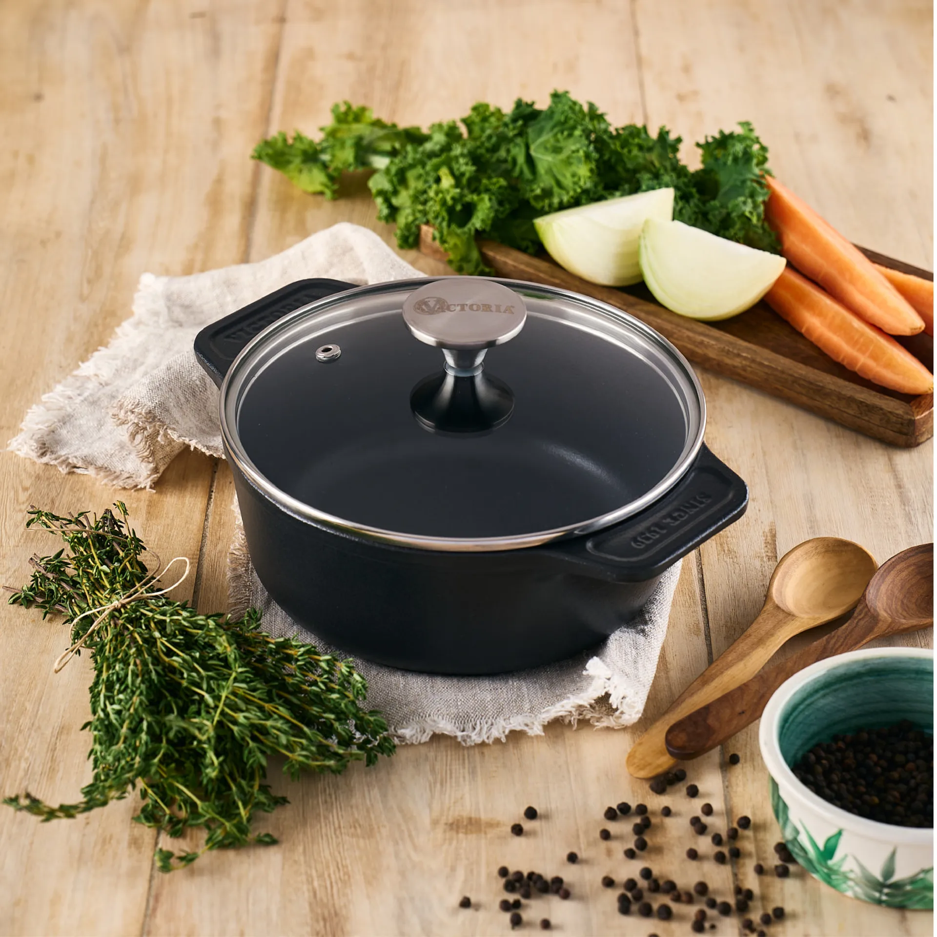 Victoria olla de hierro fundido con tapa de cristal esmaltada, 1,9 l Victoria