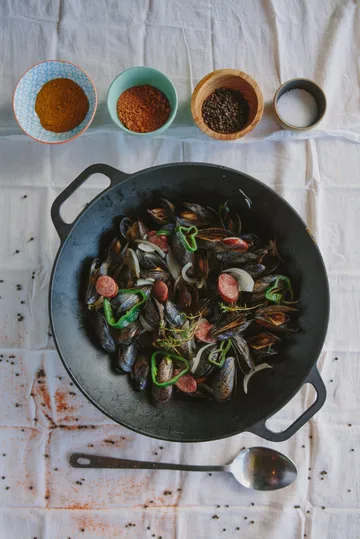 Wok de hierro fundido 36 cm - Negro - Victoria