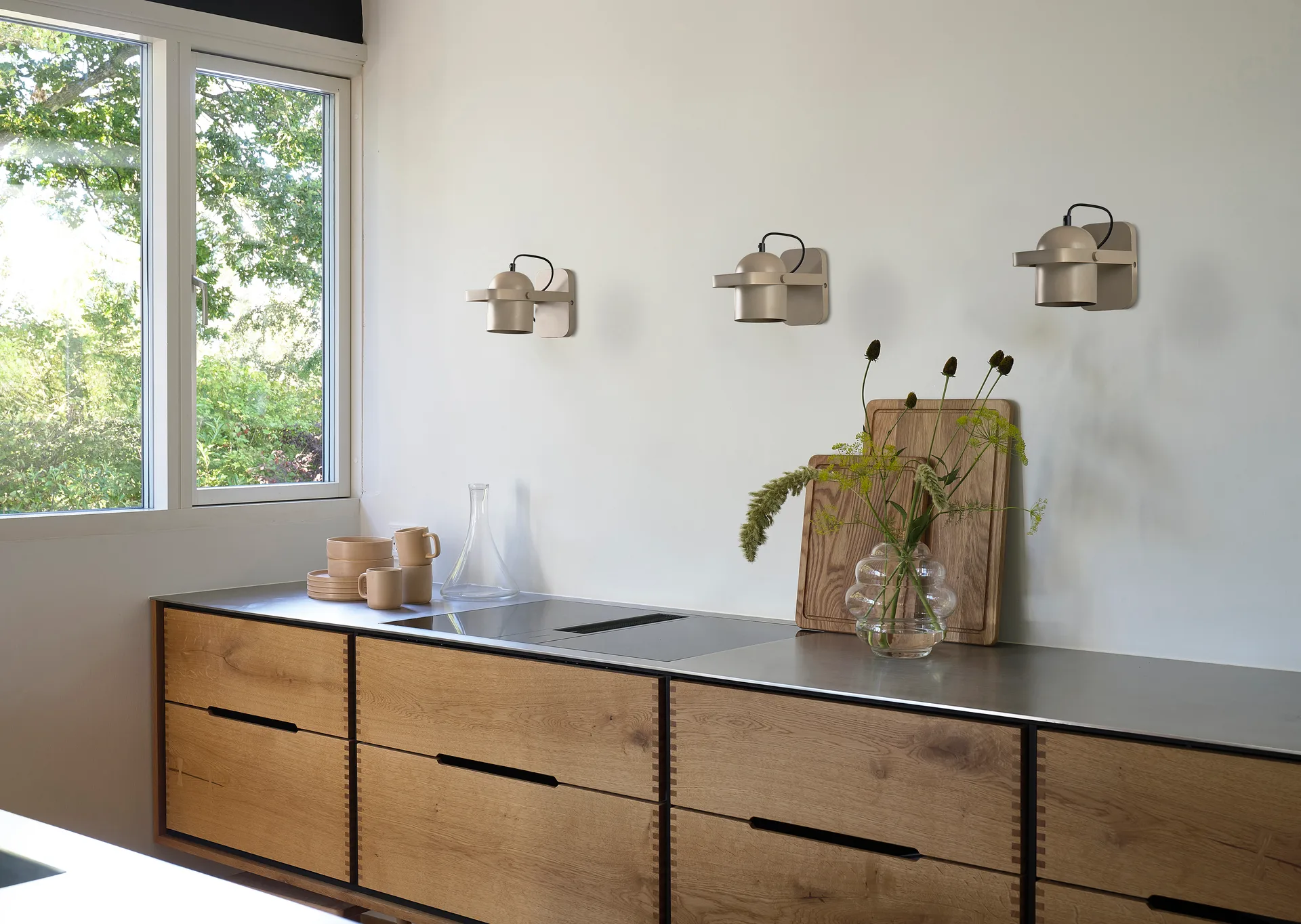 Lámpara de pared Nesvik, Sand Villa Collection