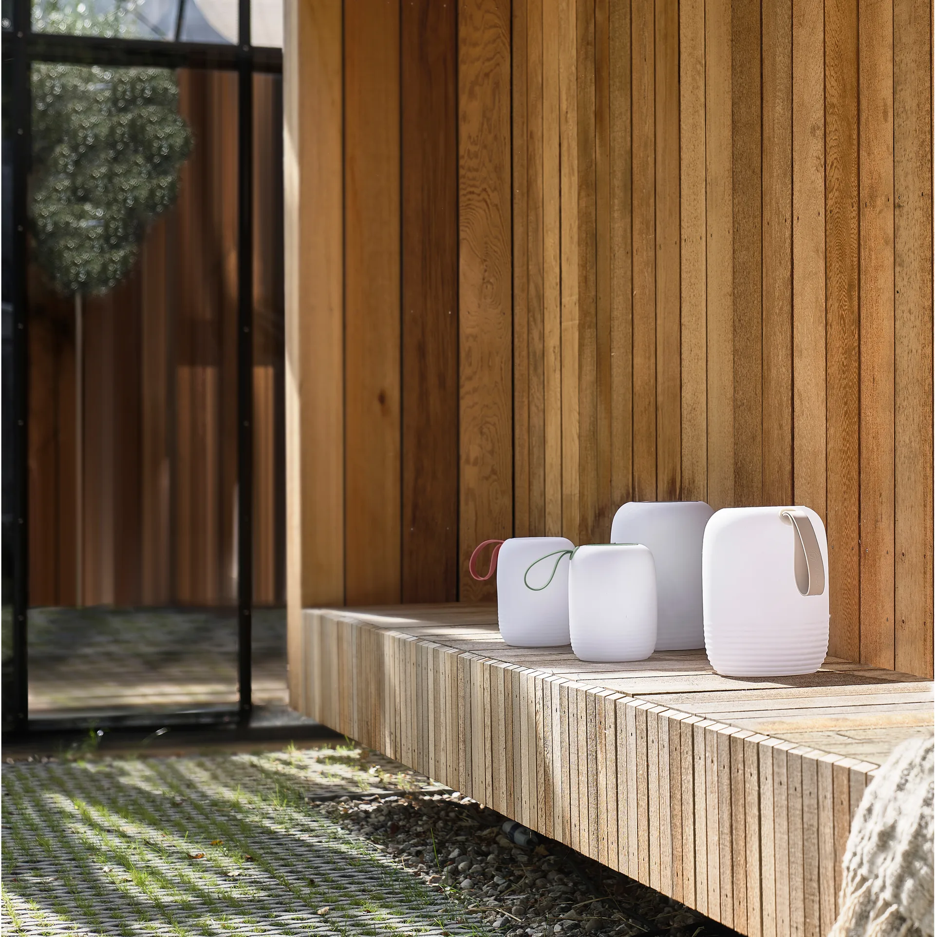 Lámpara LED con altavoz portátil Hav Ø12,5 cm, White-sand Villa Collection