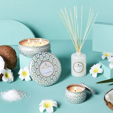 Vela perfumada Maison Blanc 3-wick Tin 40 horas - Laguna - Voluspa