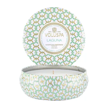 Vela perfumada Maison Blanc 3-wick Tin 40 horas - Laguna - Voluspa