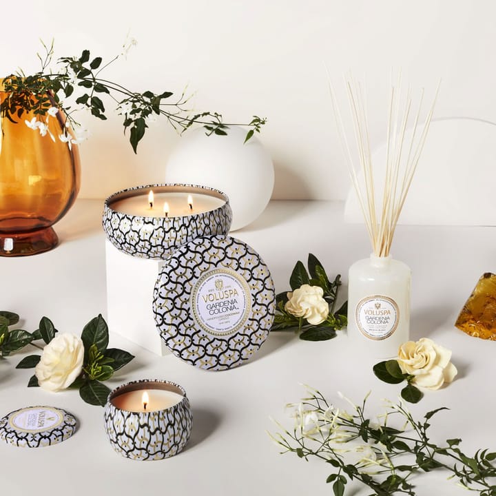 Vela perfumada Maison Blanc Mini Tin 25 horas, Gardenia Colonia Voluspa