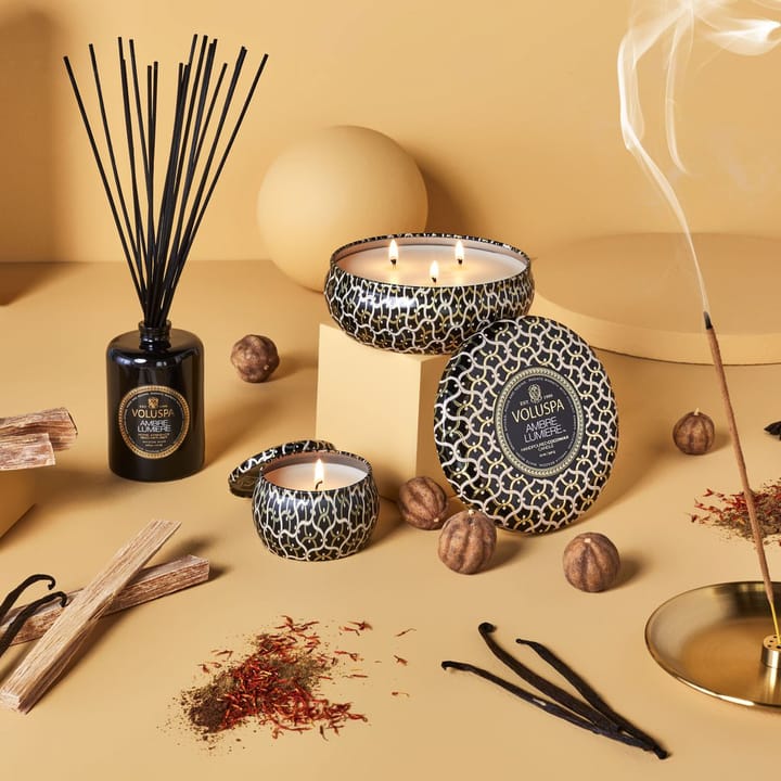 Vela perfumada Maison Noir 3-wick Tin 40 horas, Ambre Lumiere Voluspa