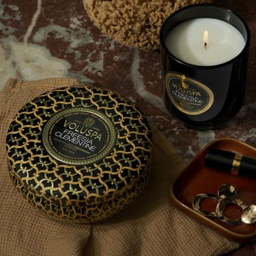 Vela perfumada Maison Noir 3-wick Tin 40 horas - Freesia Clementine - Voluspa