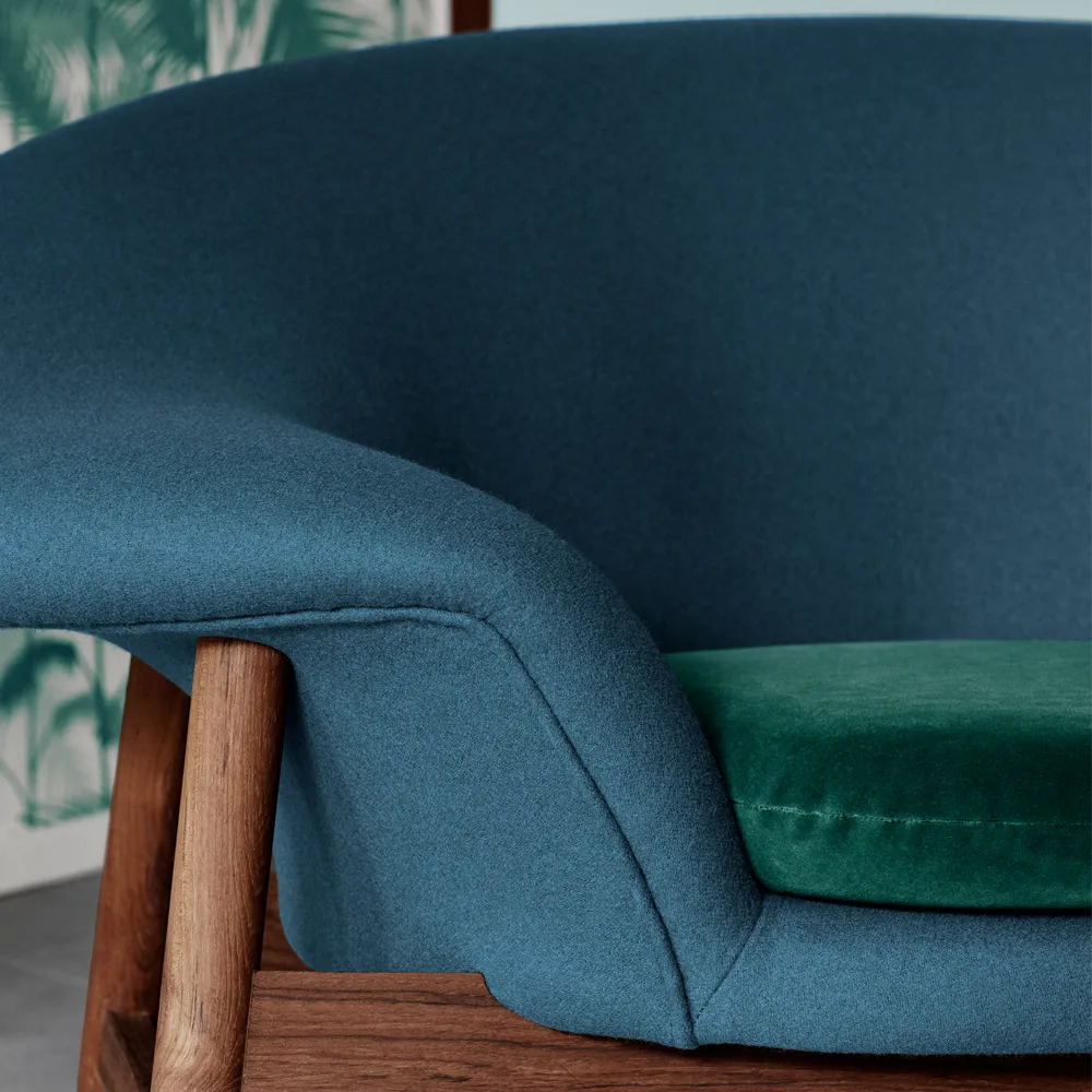 Butaca Fried Egg, Tela tela 134 grey melange, patas de teca aceitadas Warm Nordic