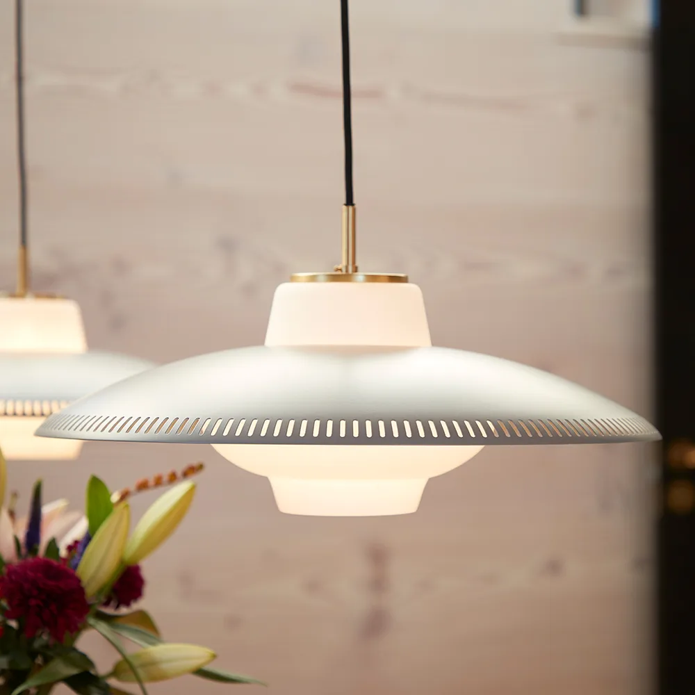 Lámpara colgante Opal Shade, Black noir, opal arenado Warm Nordic