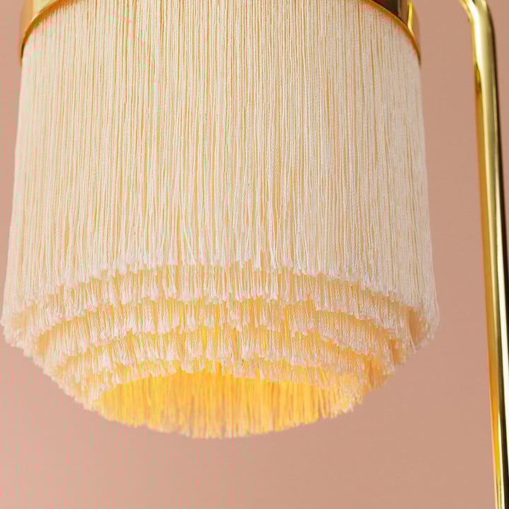 Lámpara de pie Fringe, Cream white, acero latonado Warm Nordic
