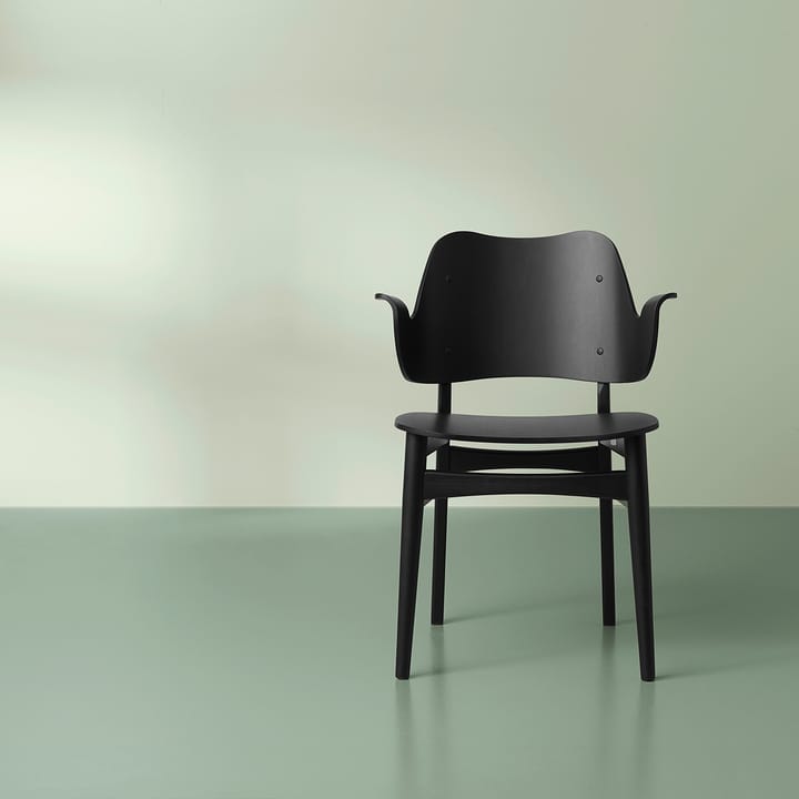 Silla Gesture, Haya lacada en negro Warm Nordic