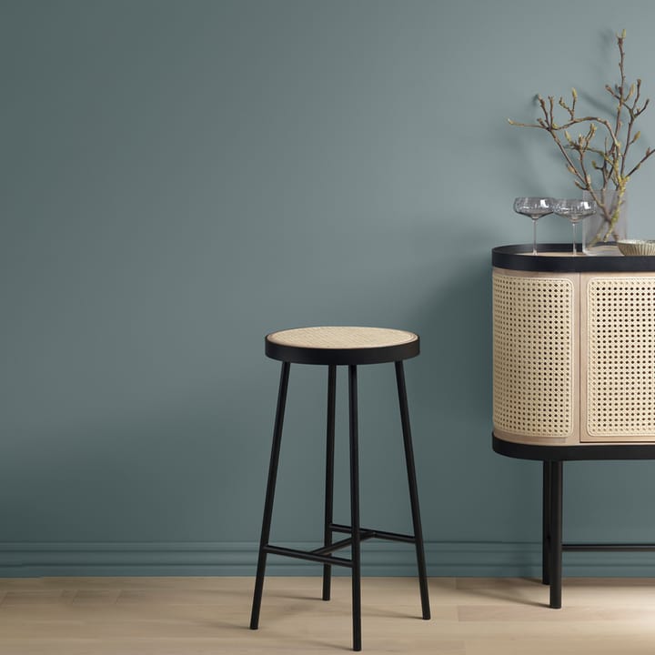 Taburete bar Be My Guest, Ratán, base de acero en color negro Warm Nordic