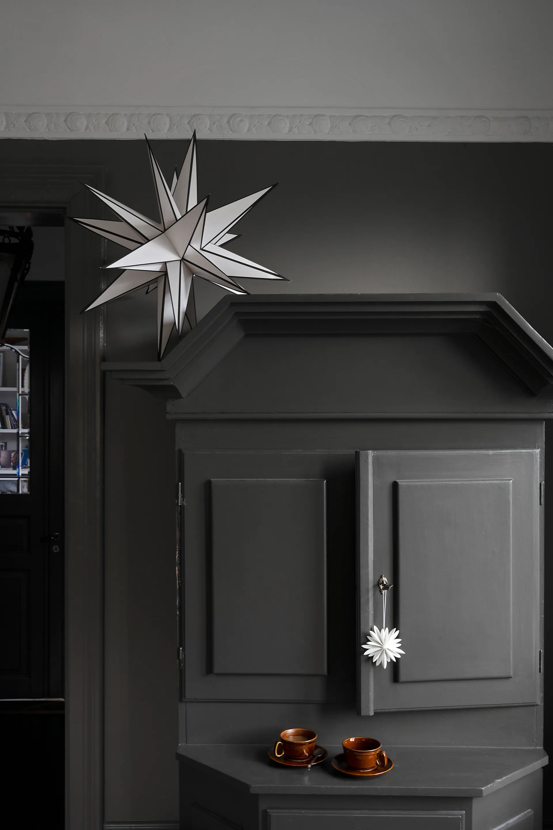 Estrella de Navidad Sputnik Ø60 cm, blanco-negro Watt & Veke