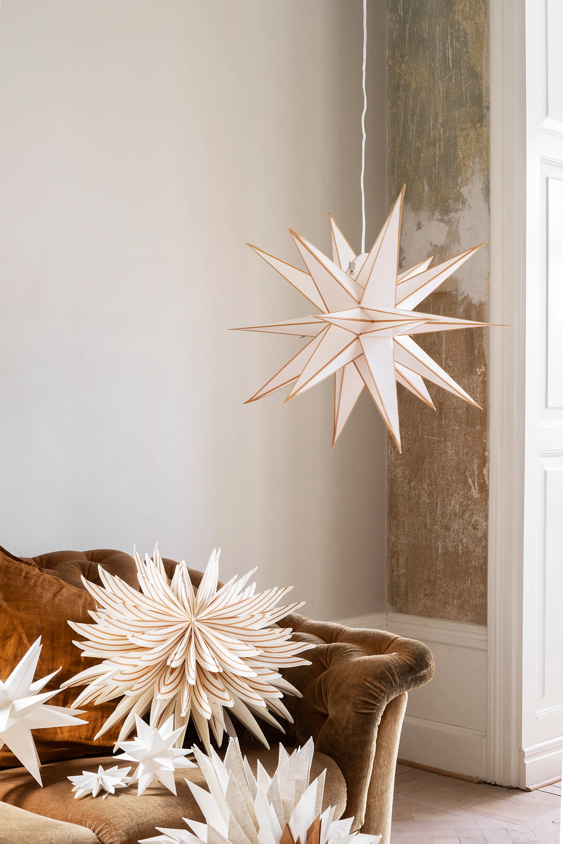 Estrella de Navidad Sputnik Ø60 cm, blanco-oro Watt & Veke