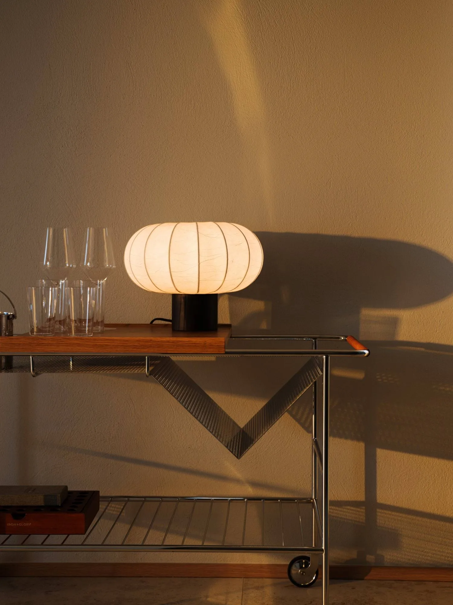 Lámpara de mesa Lunari, White-Dark ash, Ø32x24 cm Watt & Veke