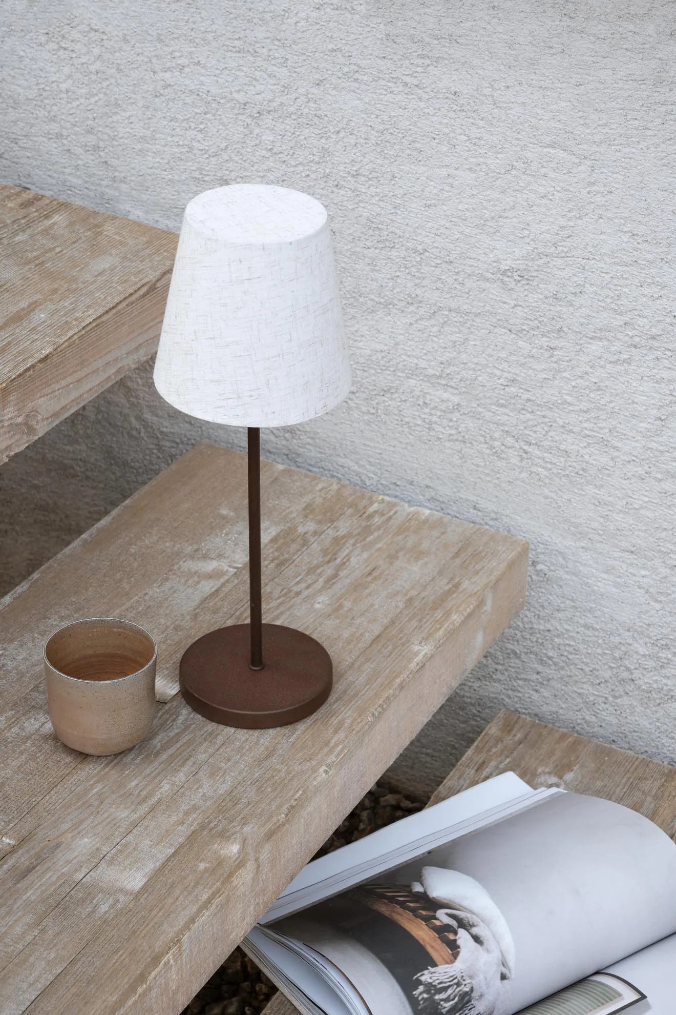 Lámpara de mesa portátil Tyra Ø14 cm, Coffee Watt & Veke