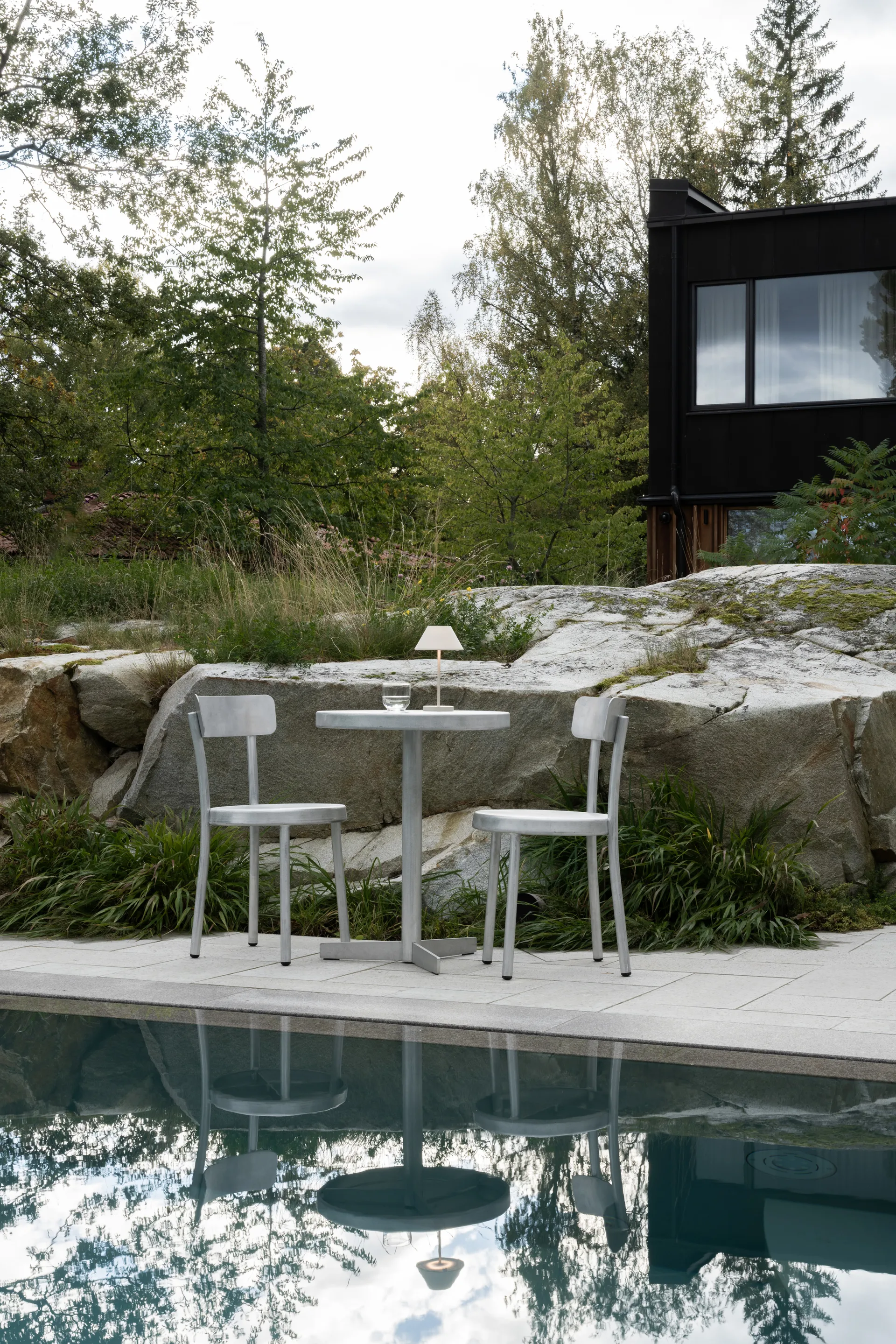 Lámpara de mesa Teya portátil, Offwhite, Ø15 x 26 cm Watt & Veke