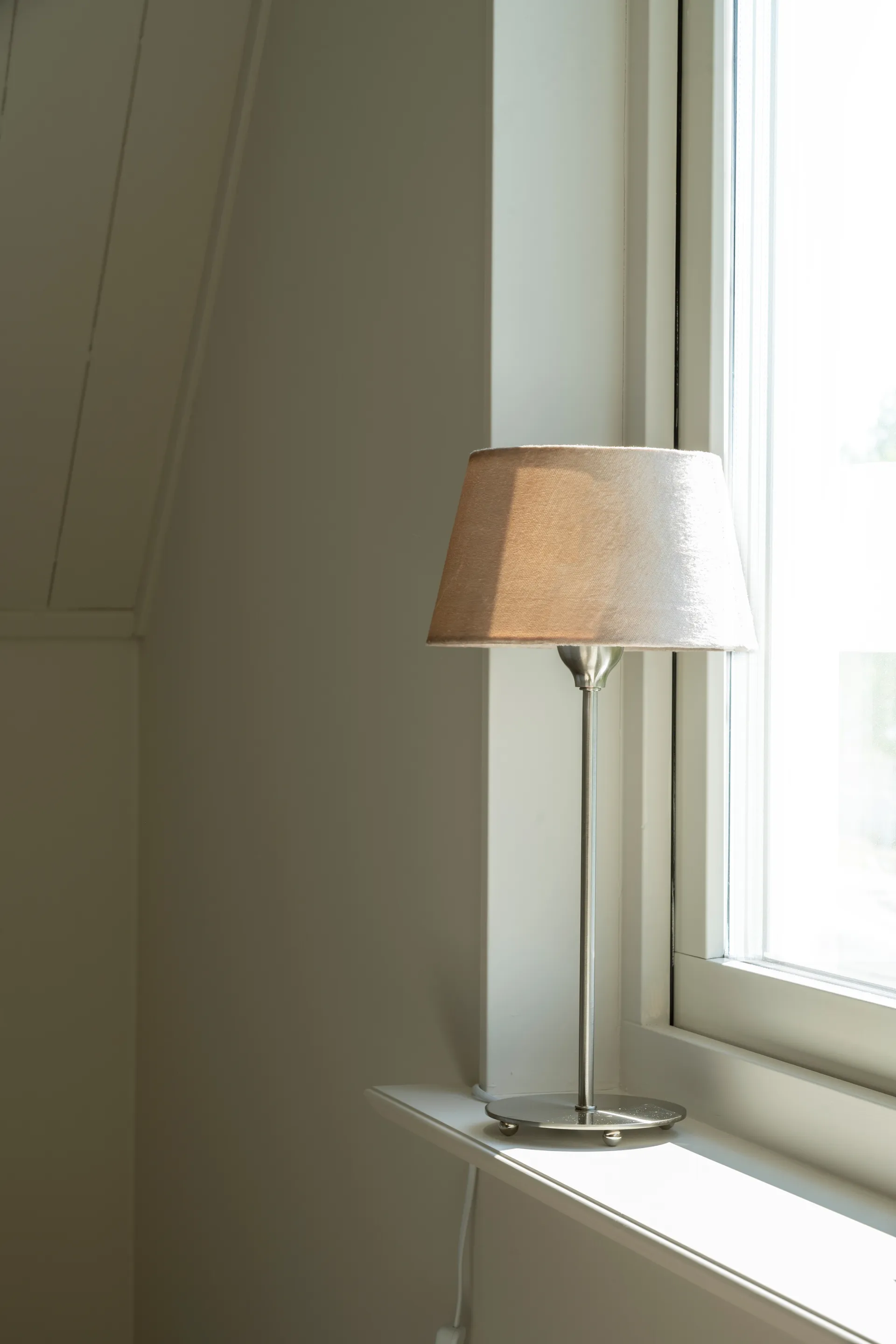 Pie de lámpara de mesa Line 35, Matt chrome Watt & Veke