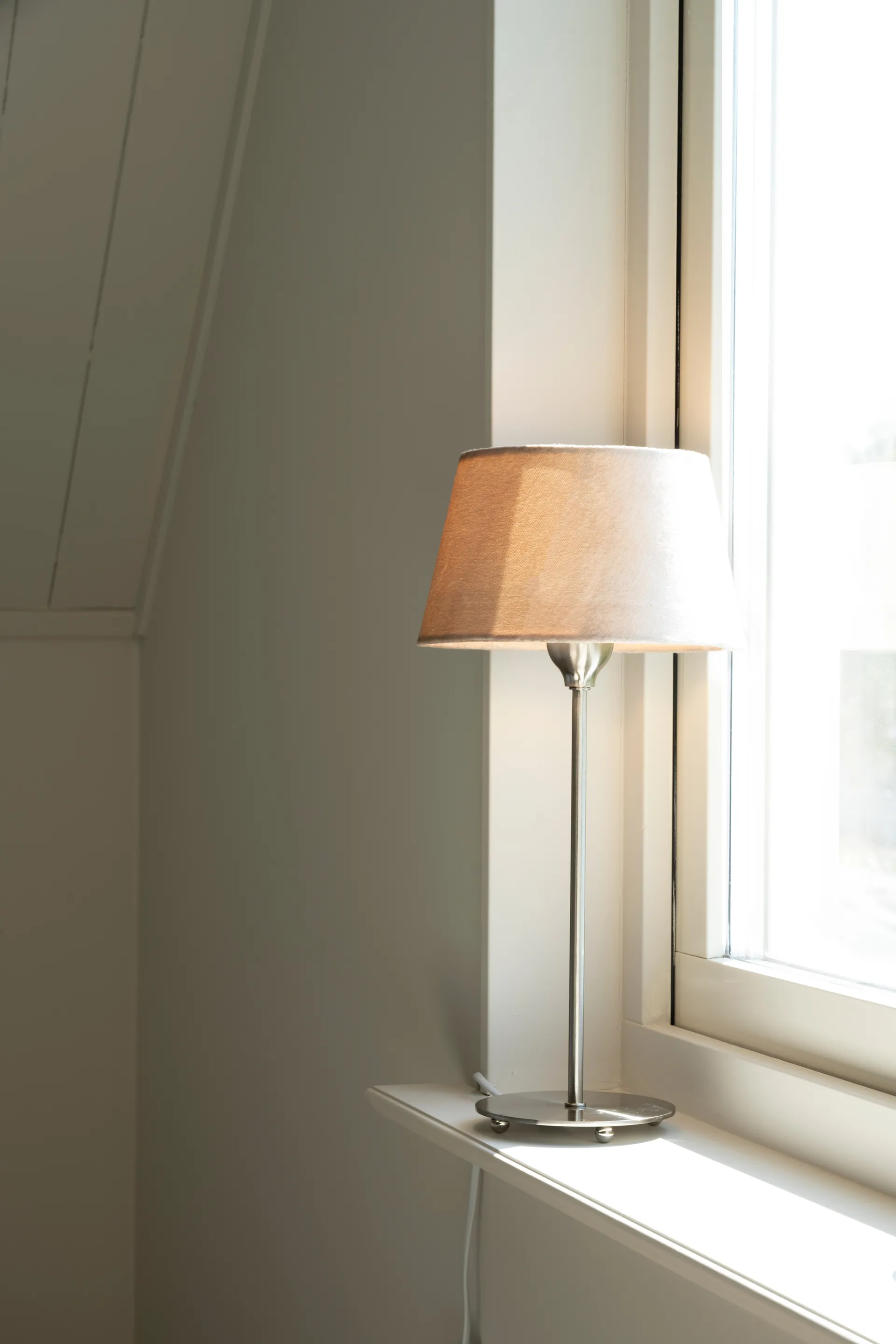 Pie de lámpara de mesa Line 35, Matt chrome Watt & Veke