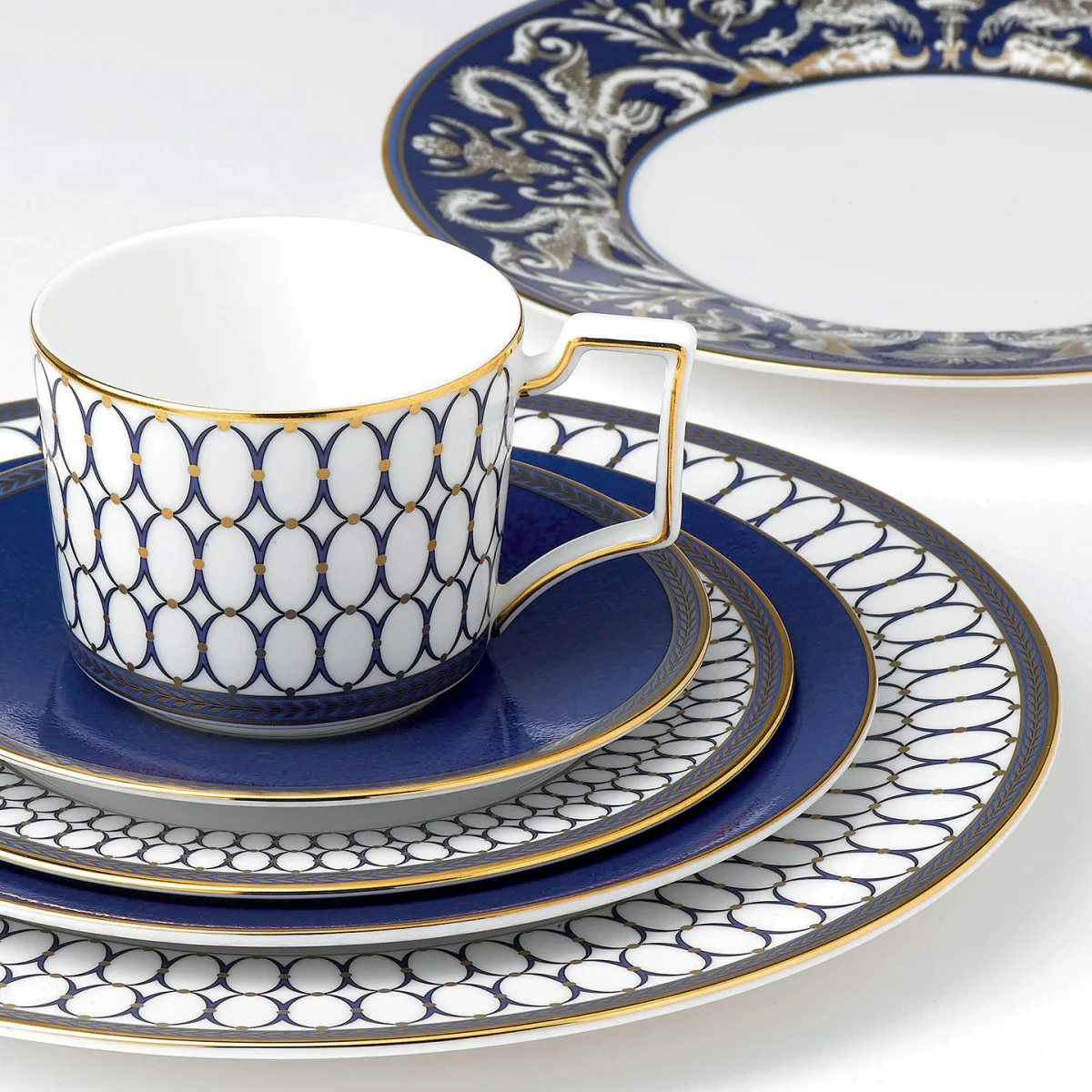 Plato con canto azul Renaissance Gold, Ø 20 cm Wedgwood