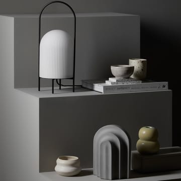 Lámpara de mesa Ghost - negro-vidrio opal blanco - Woud
