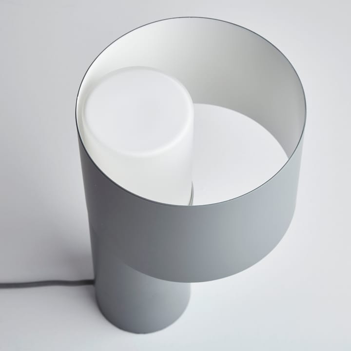 Lámpara de mesa Tangent, gris Woud