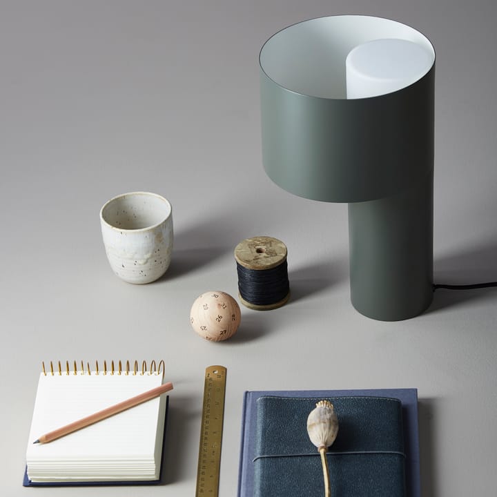 Lámpara de mesa Tangent, verde Woud