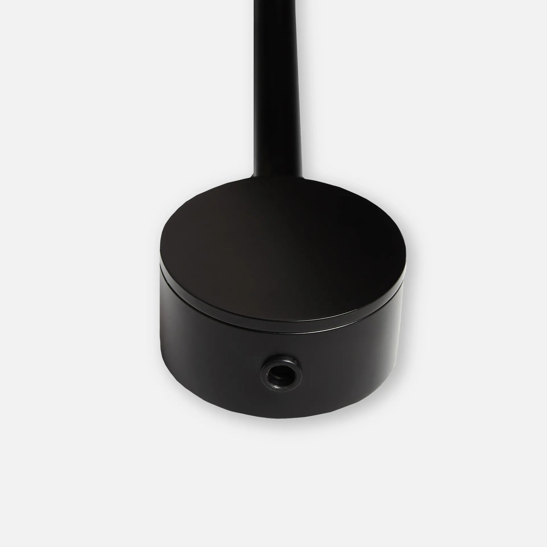 Lámpara de pared Cono, negro Woud