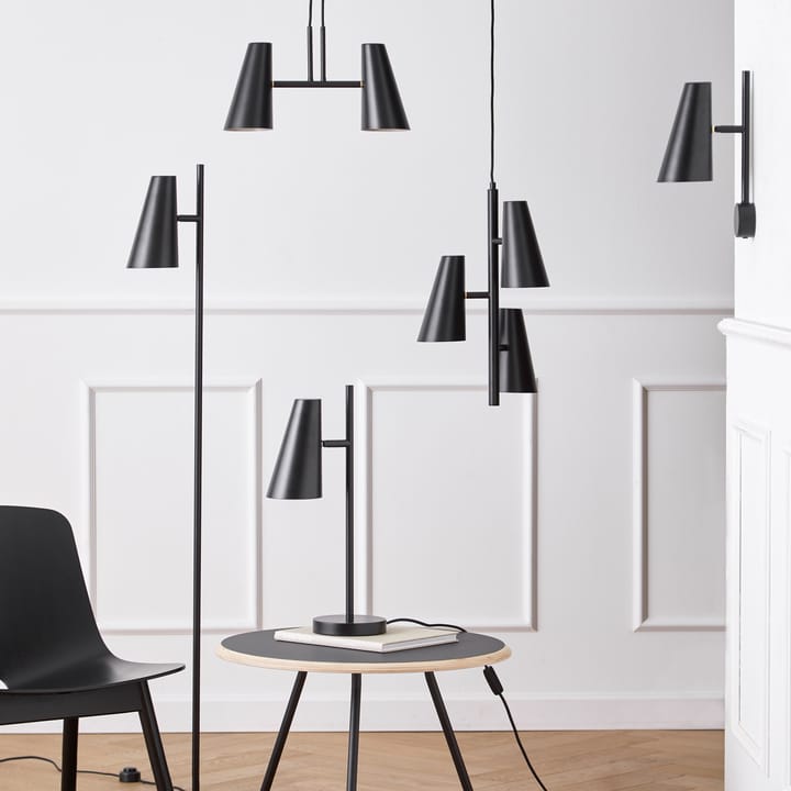 Lámpara de pared Cono, negro Woud