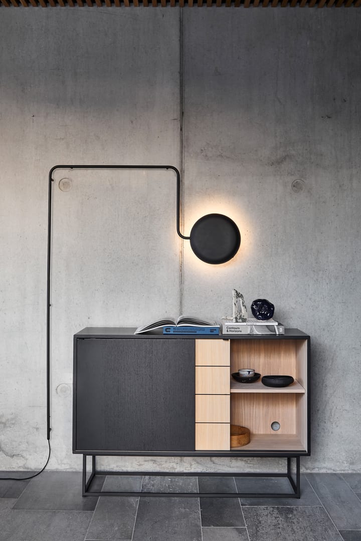 Lámpara de pared Mercury, Metal pintado negro Woud