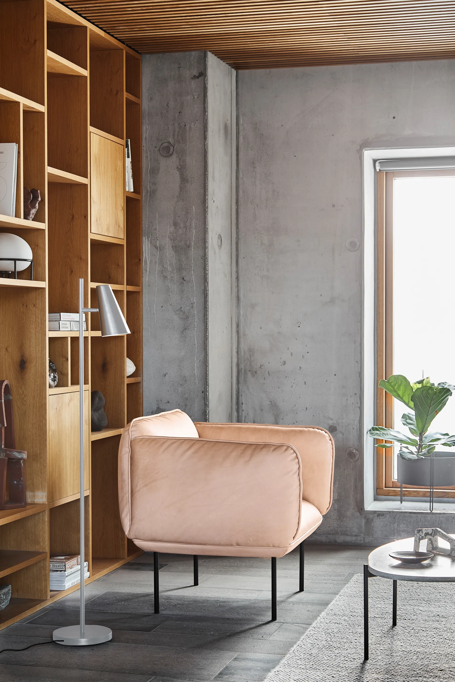 Lámpara de pie Cono, Satin Woud