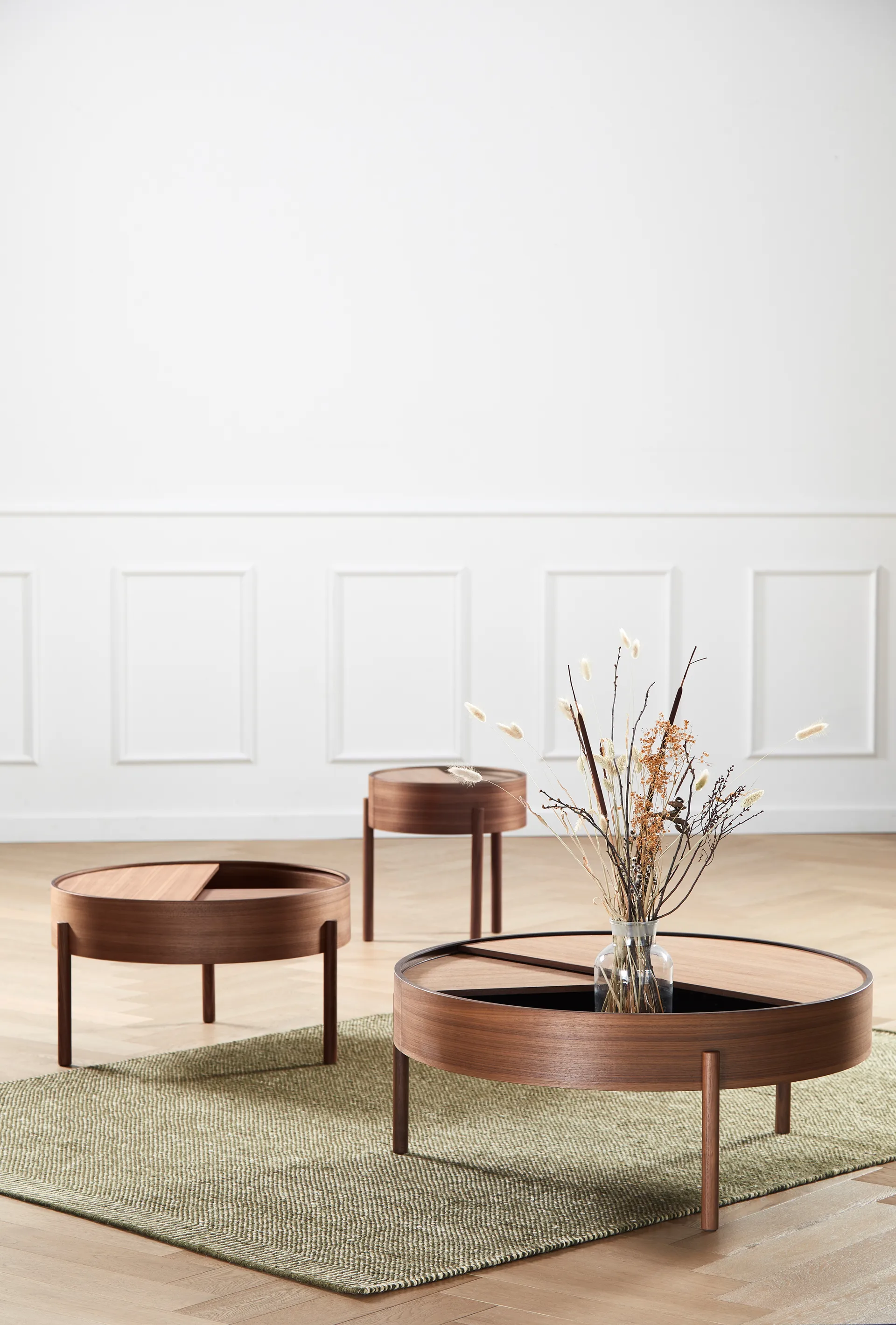 Mesa auxiliar Arc Ø89 cm, Nogal Woud