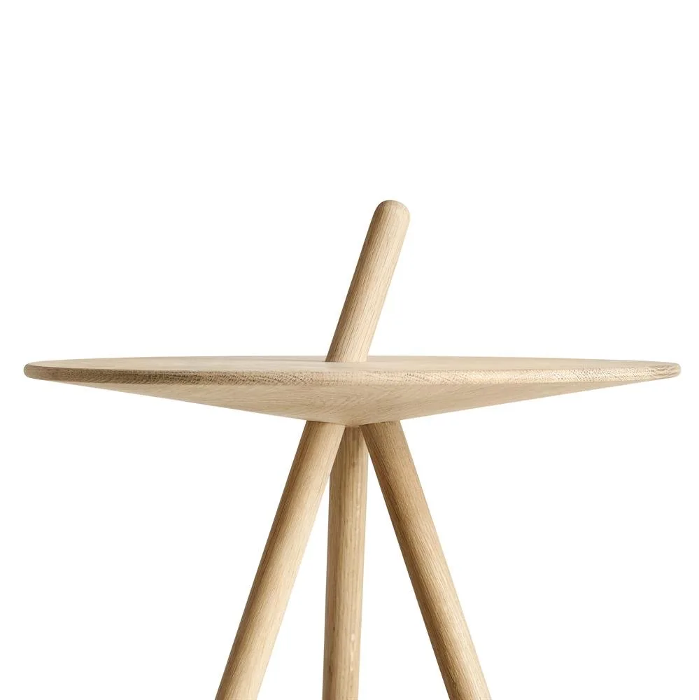 Mesa auxiliar Come Here, roble enjabonado Woud