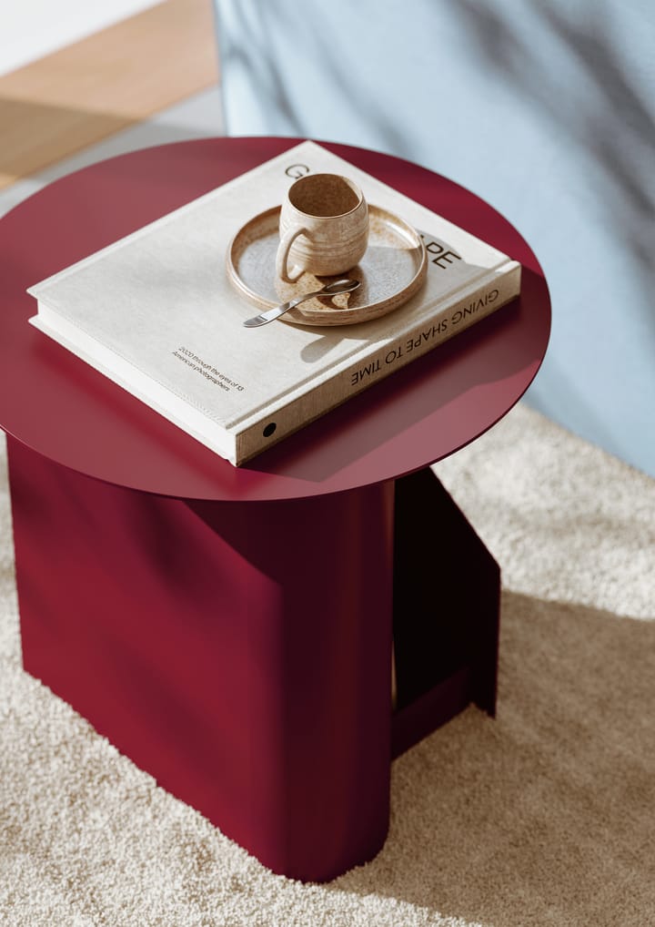 Mesa auxiliar Sentrum, Deep red Woud