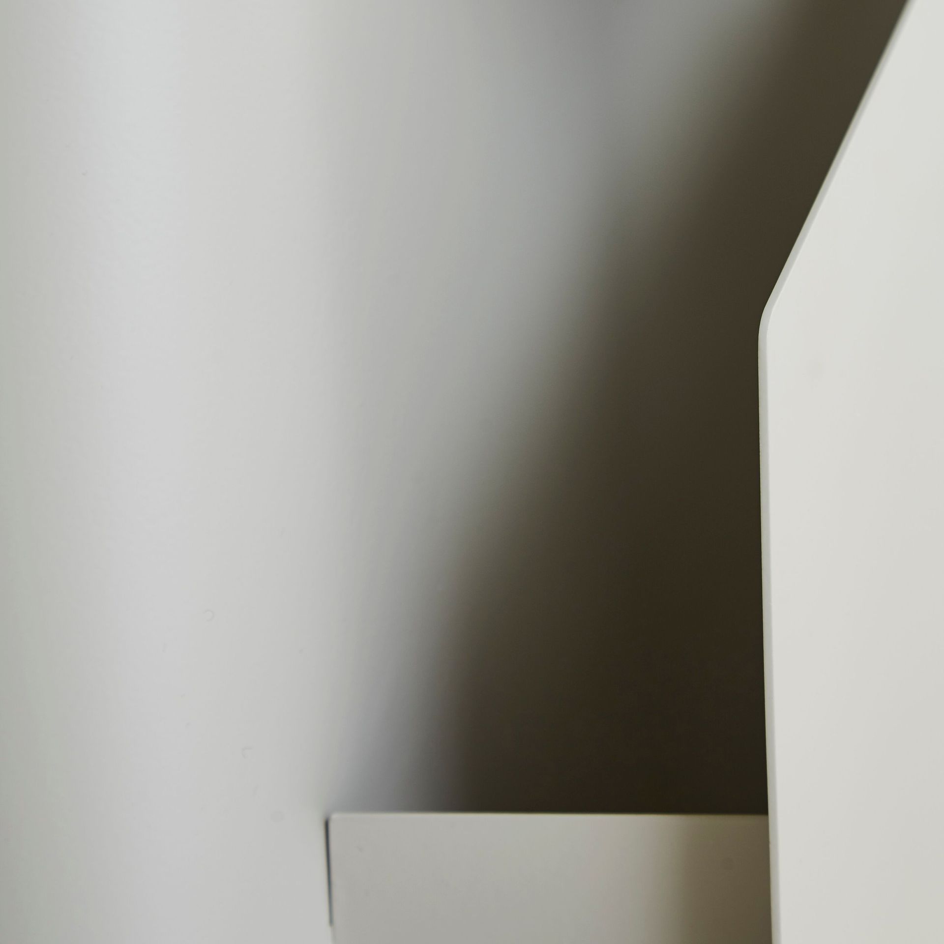 Mesa auxiliar Sentrum, gris Woud