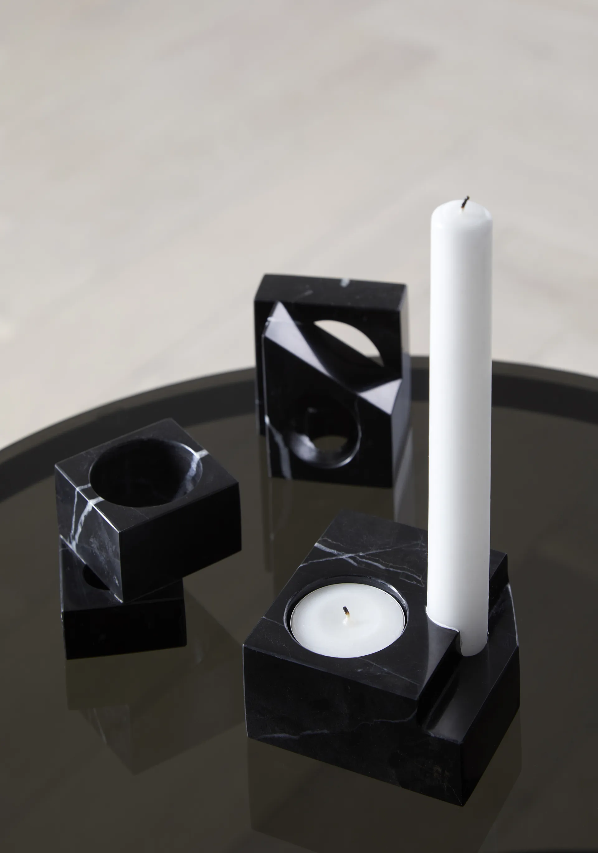 Soporte para velas Jeu de dés 2 mármol, negro Woud