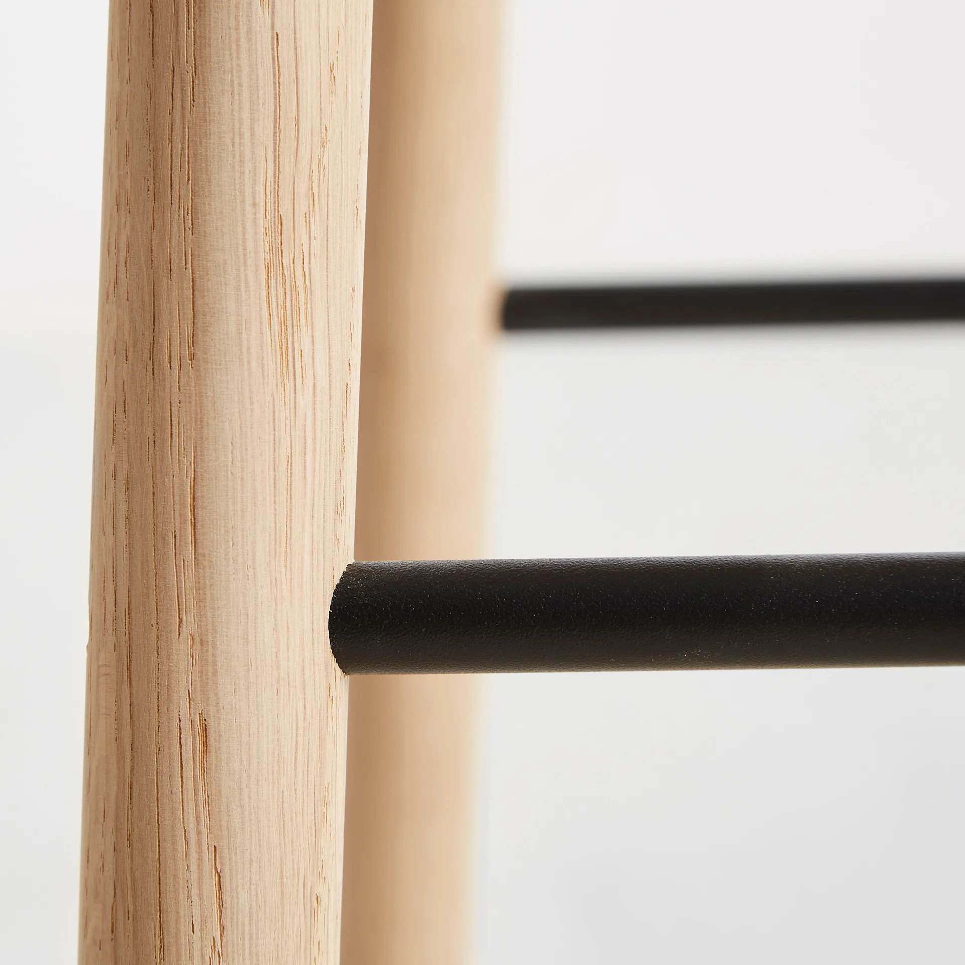 Taburete de bar Mono, Roble pigmentado blanco Woud