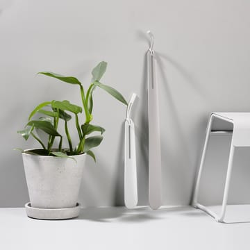 Calzador A-Shoehorn 45 cm - Soft grey - Zone Denmark