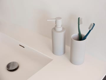 Dispensador de jabón Solo - Soft Grey - Zone Denmark