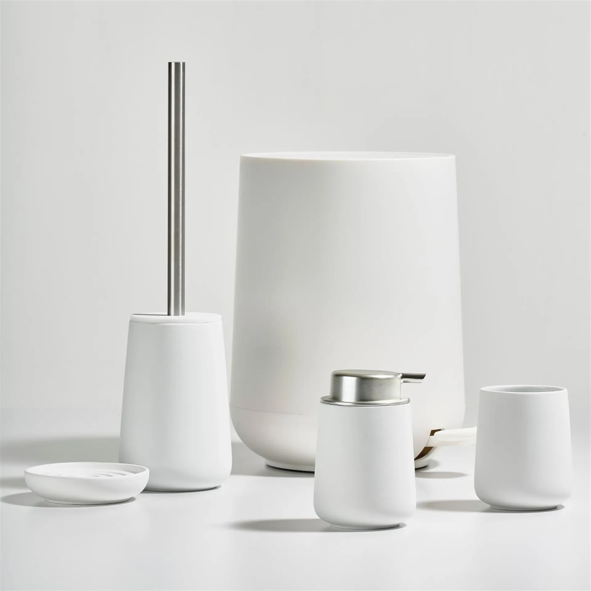 Escobilla de baño Nova, blanco Zone Denmark