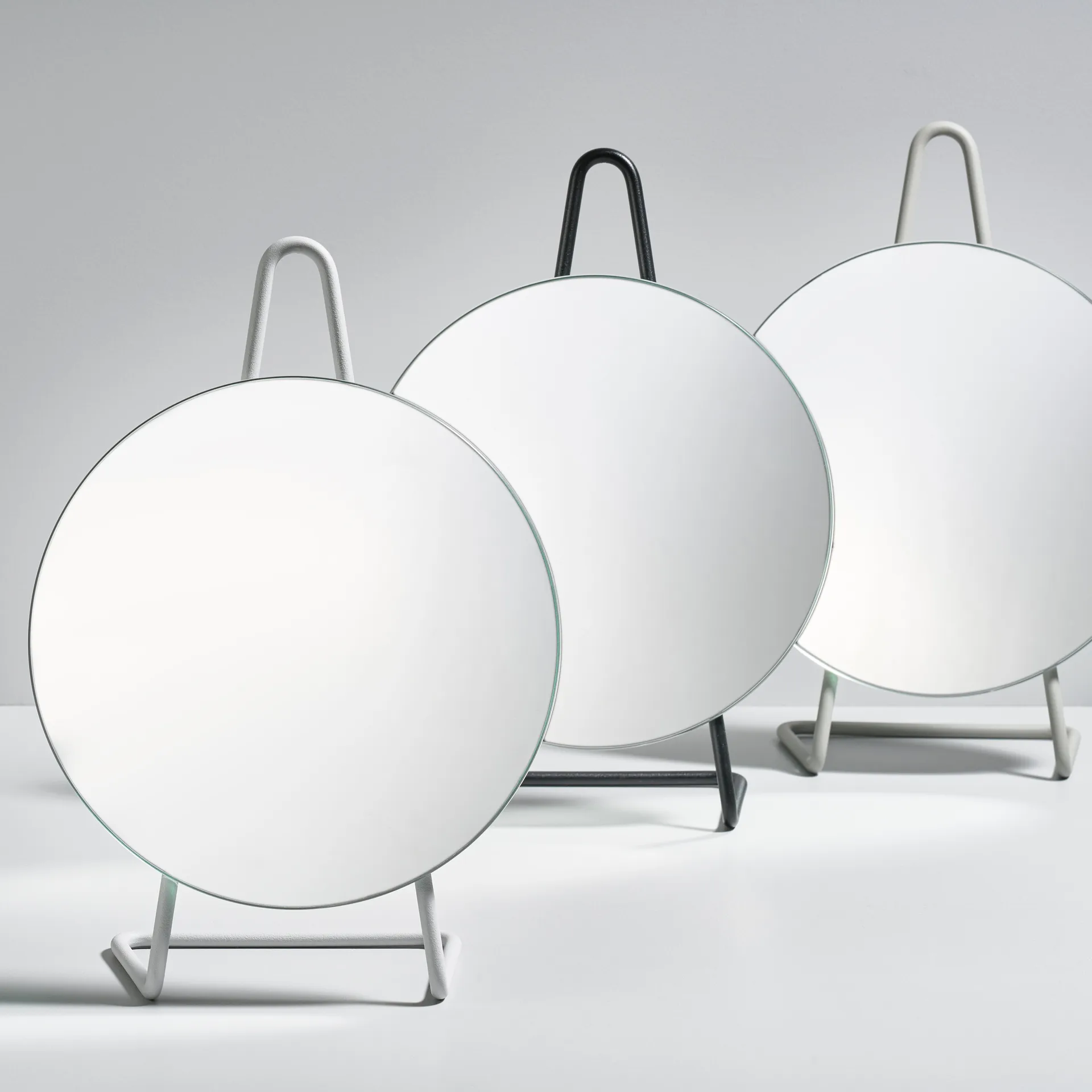 Espejo de mesa A-Mirror, negro Zone Denmark