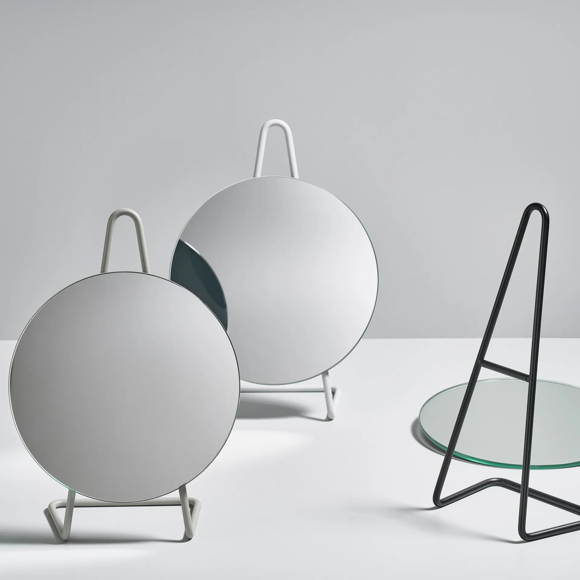 Espejo de mesa A-Mirror, negro Zone Denmark