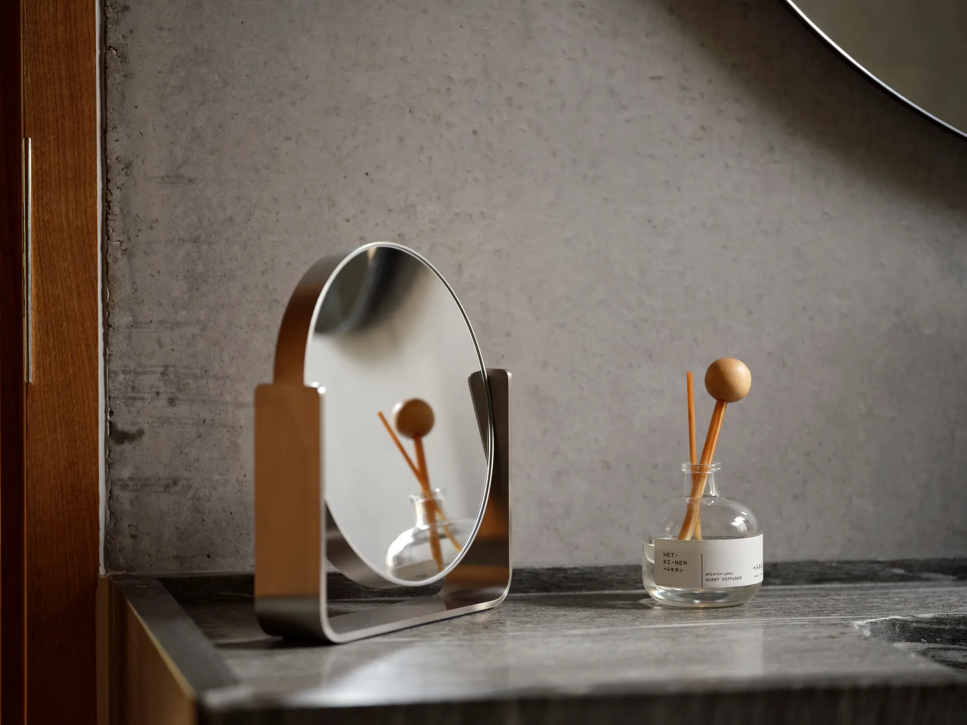 Espejo de mesa Ume con 5x aumento 19x19,5 cm, Acero Zone Denmark