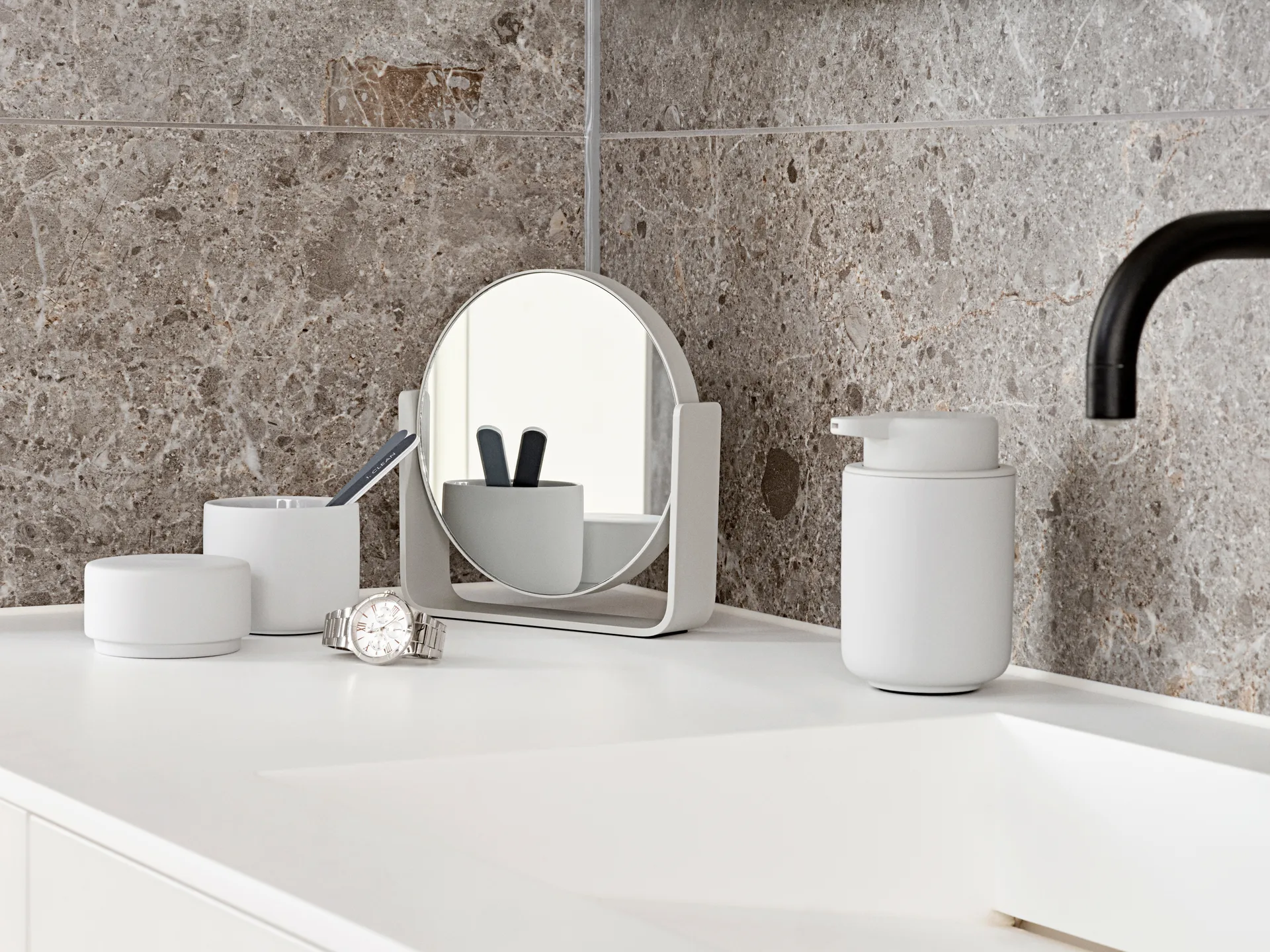 Espejo de mesa Ume con 5x aumento 19x19,5 cm, Soft grey Zone Denmark