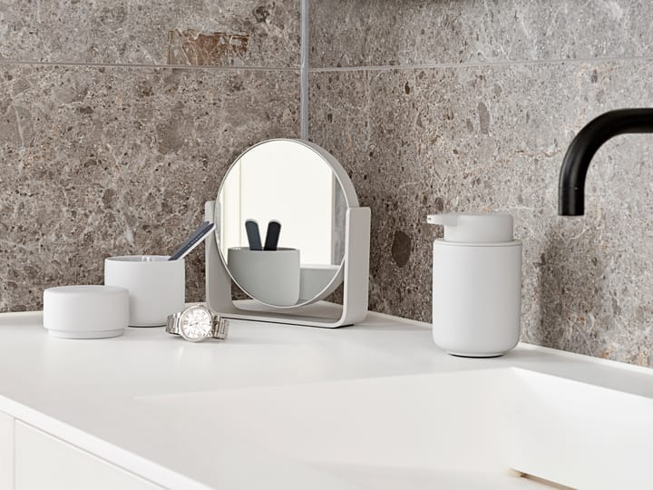 Espejo de mesa Ume con 5x aumento 19x19,5 cm, Soft grey Zone Denmark