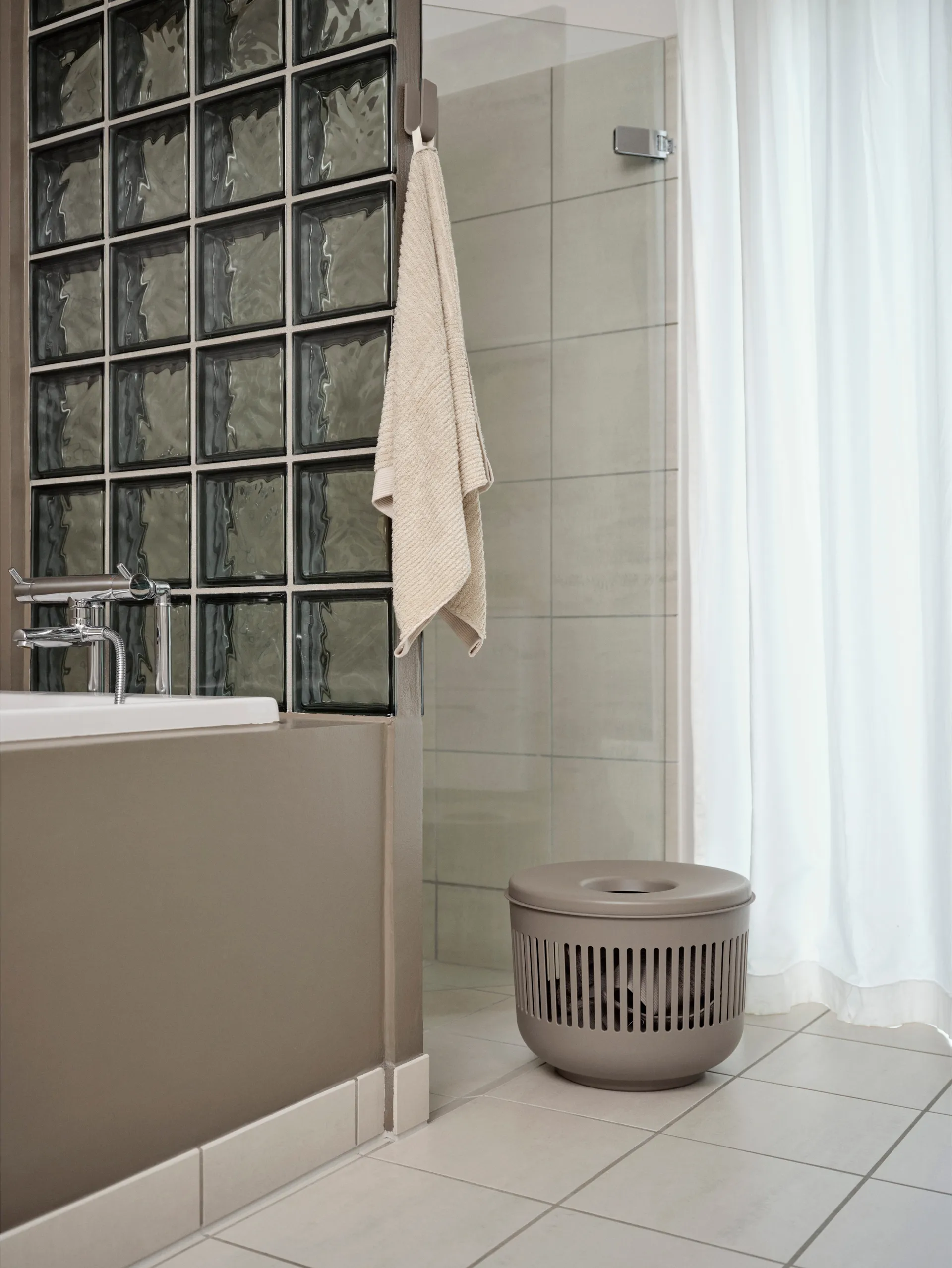 Gancho Ume, Taupe Zone Denmark