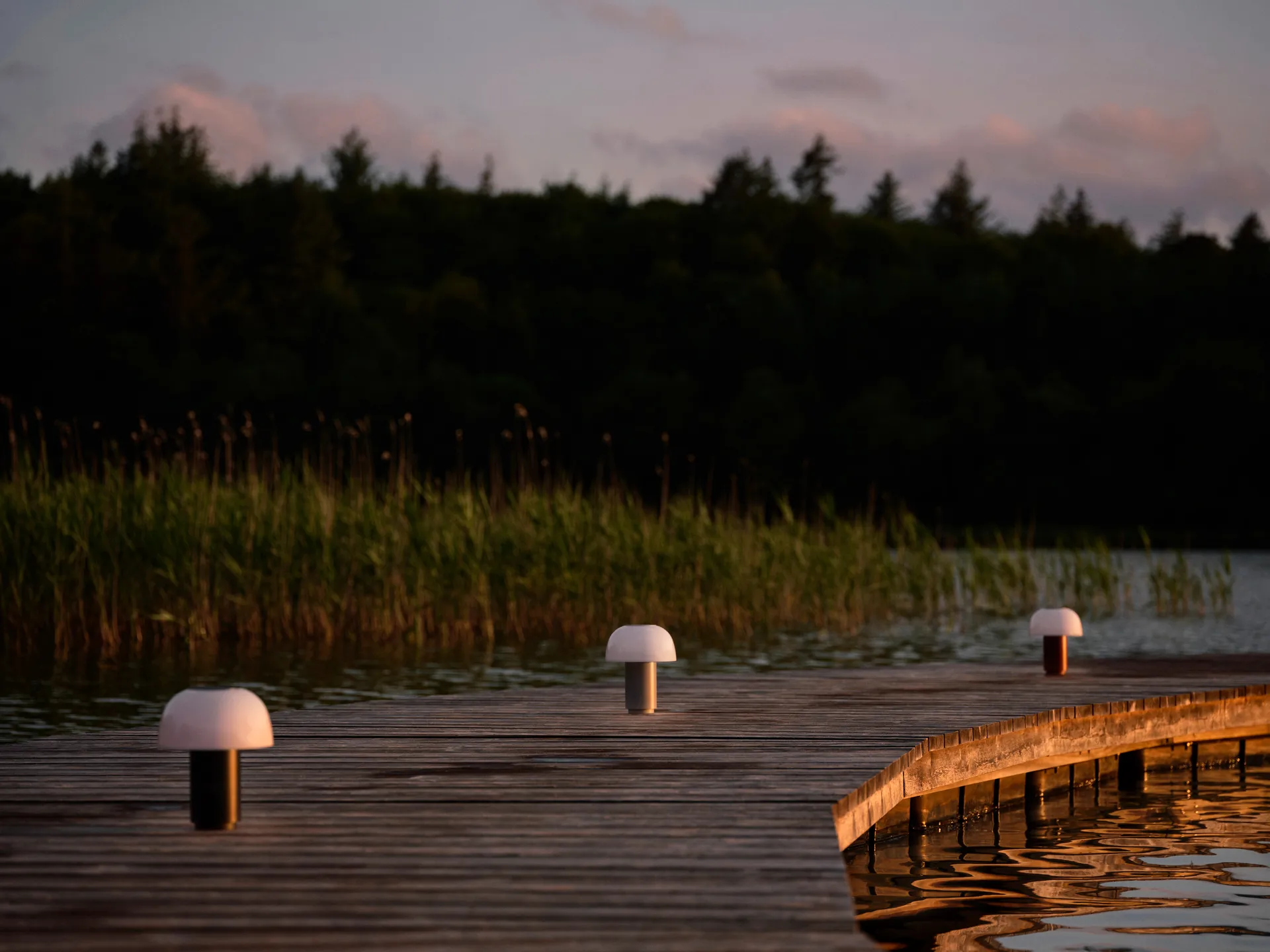 Lámpara de mesa portátil Harvest Moon portátil 22 cm, Warm grey Zone Denmark