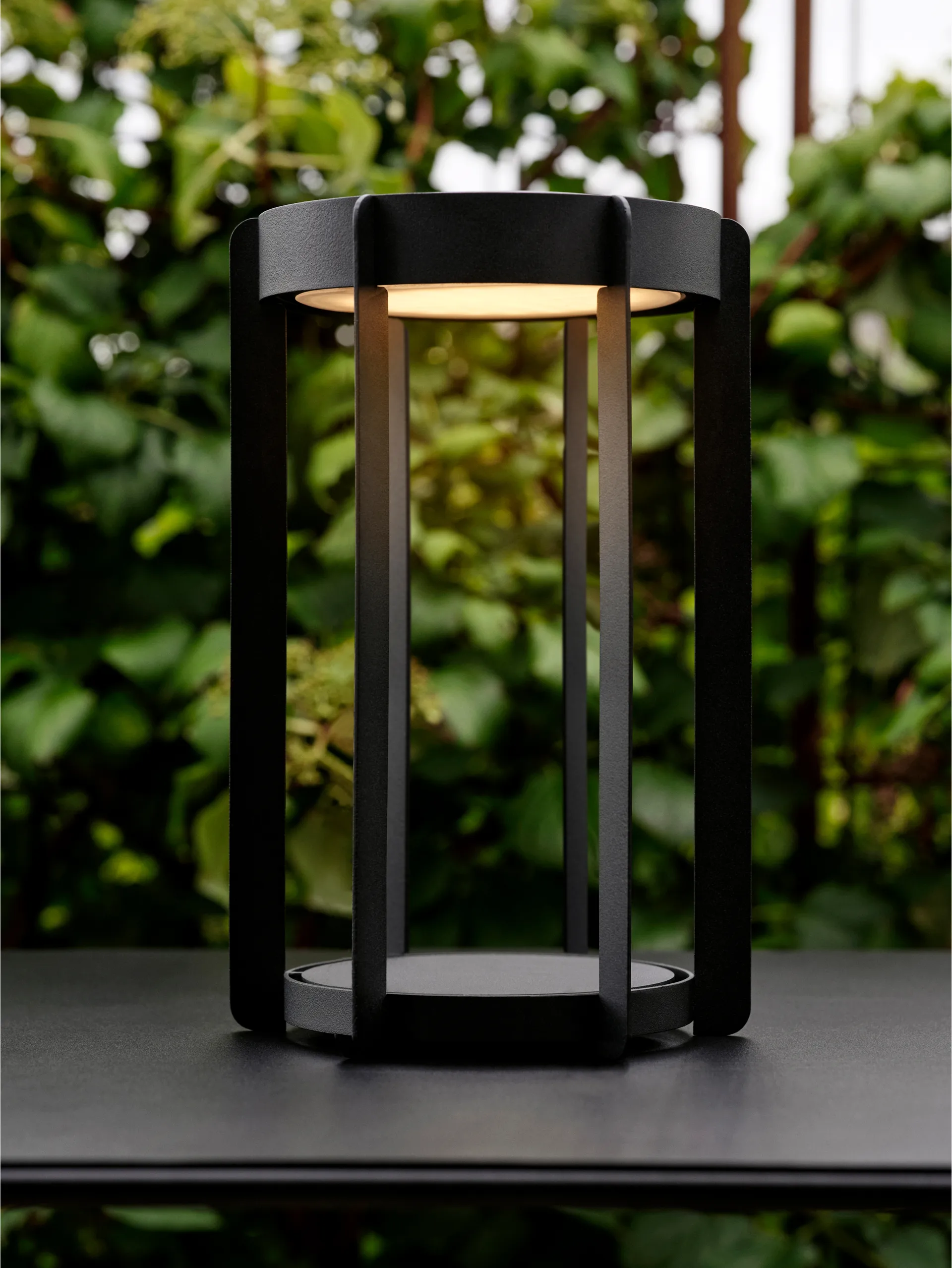Lámpara LED Firefly Lanterna portable, Black Aluminium Zone Denmark