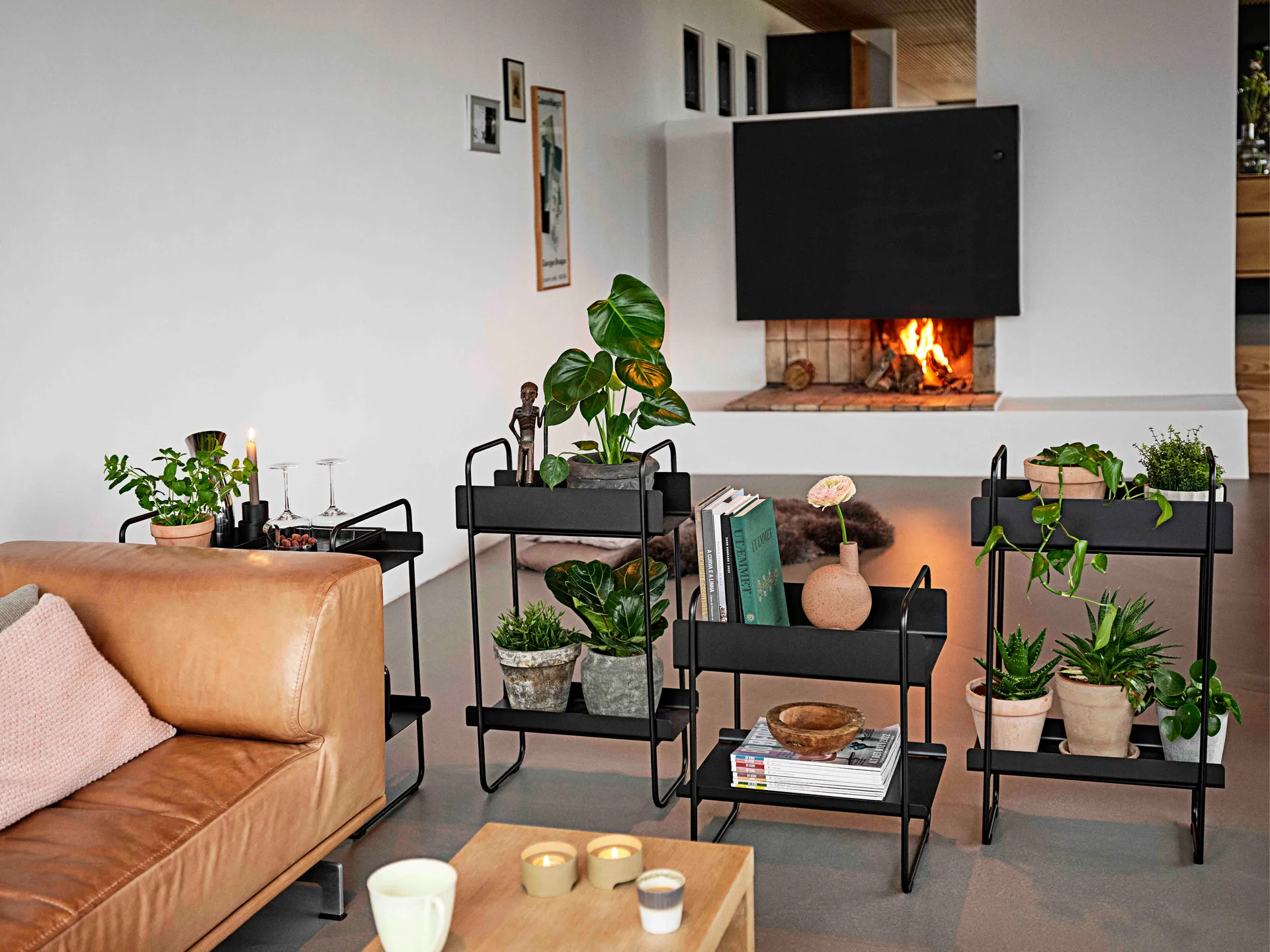 Mesa consola A-Console Table 48x24,2x77,7 cm, Black Zone Denmark