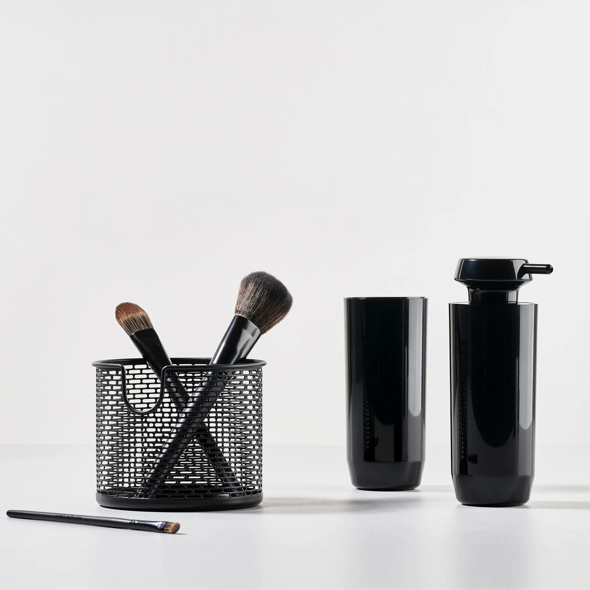 Portacepillos de dientes Zone Suii 14 cm, Black Zone Denmark