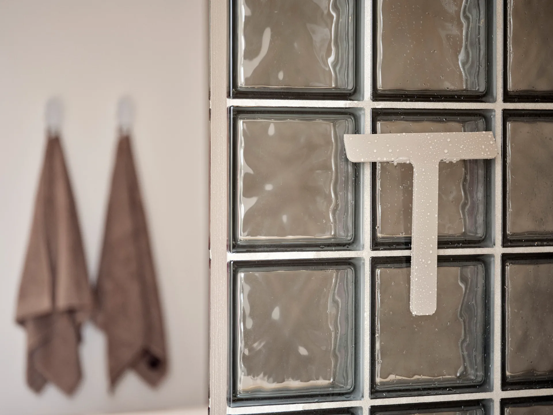 Rasqueta para mamparas con soporte Ume, Taupe Zone Denmark