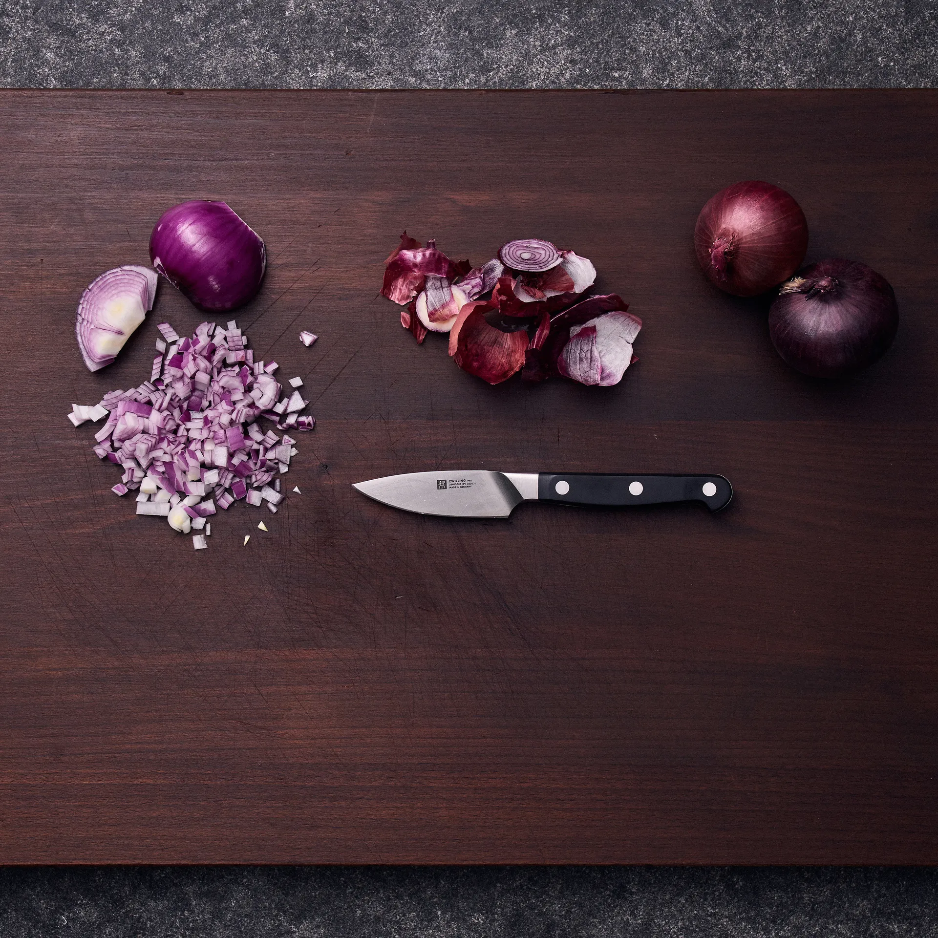 Cuchillo pelador Zwilling Pro 8 cm, Negro-acero inoxidable Zwilling